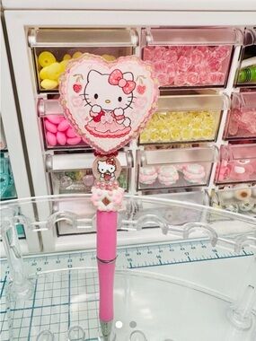 Sanrio HK Pink Heart Topper Pen - Pink